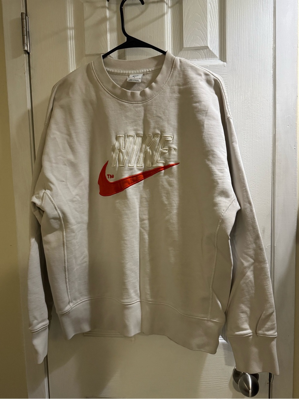 Nike Embroidered Logo Crewneck Sweatshirt – Men’s M